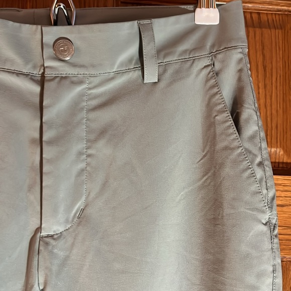 Vineyard vines Men’s Fairway Pants. Size 28x32 light grey - Picture 5 of 9